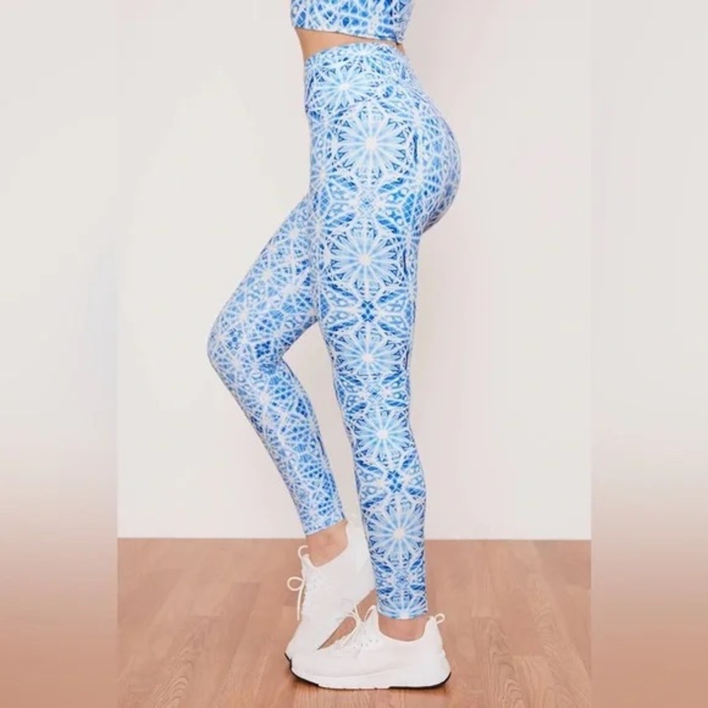 Wolven Aqua Aura Mandala Leggings - Size S